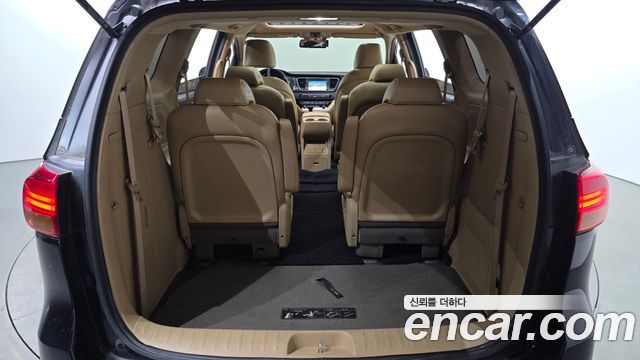 Kia Canival 2017 — photo 20