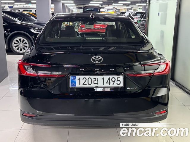 Toyota Camry 2026 — photo 3