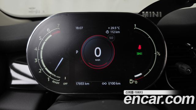 Mini Cooper 2024 — photo 8