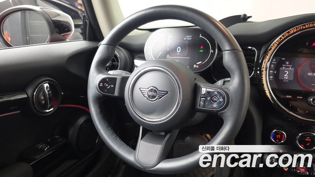 Mini Cooper 2024 — photo 13