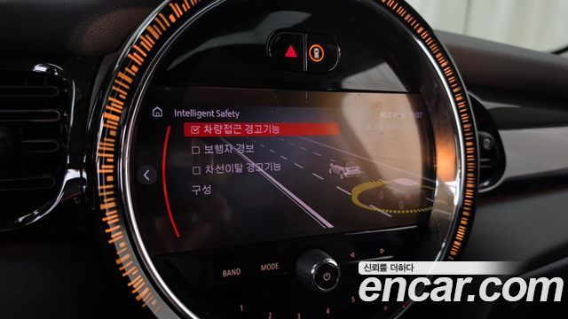 Mini Cooper 2024 — photo 16