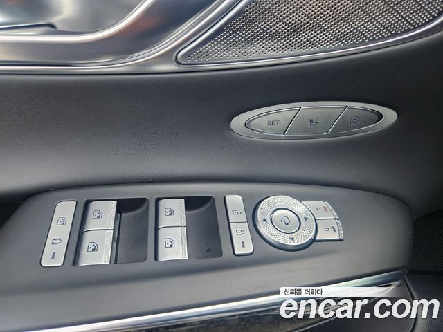 Genesis GV70 2024 — photo 11