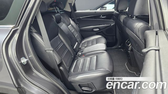 Kia Sorento 2018 — photo 16