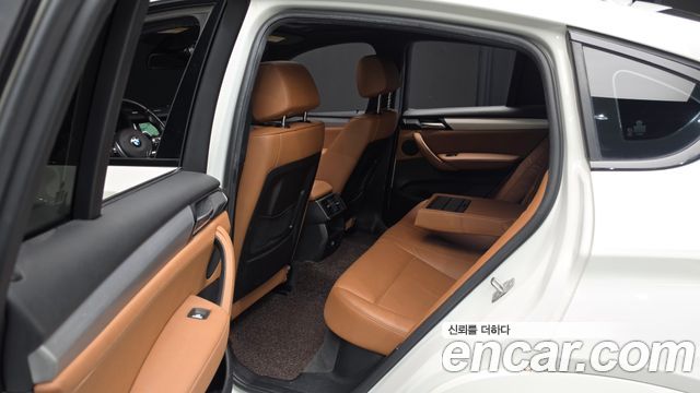 BMW X4 2017 — photo 11