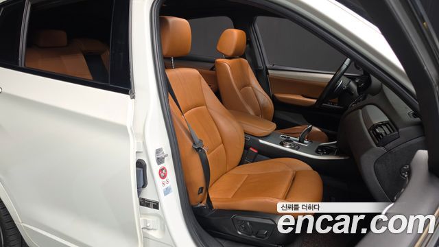 BMW X4 2017 — photo 12