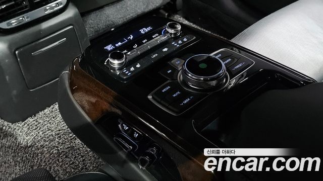 Genesis EQ900 2016 — photo 26