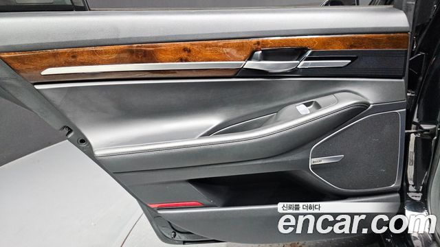 Genesis EQ900 2016 — photo 15