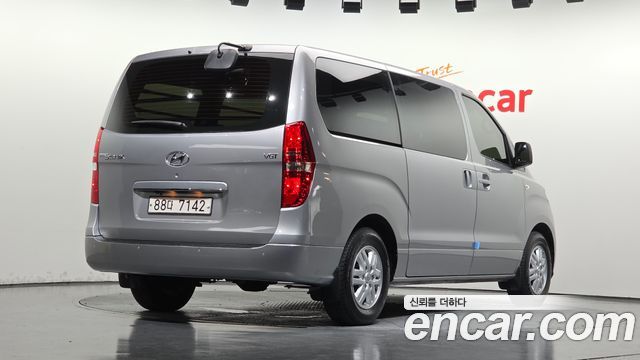 Hyundai Starex 2021 — photo 2