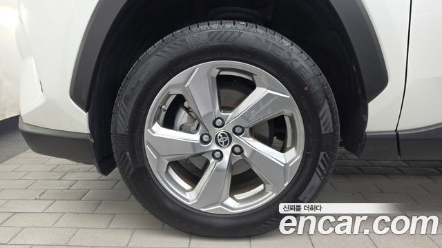 Toyota RAV4 2021 — photo 5
