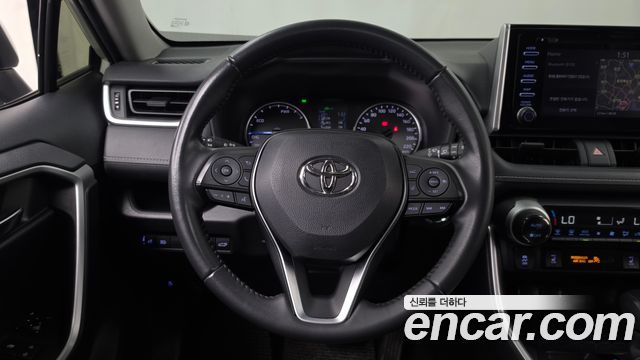 Toyota RAV4 2021 — photo 19
