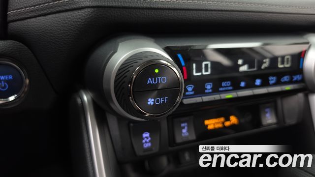 Toyota RAV4 2021 — photo 27
