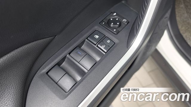 Toyota RAV4 2021 — photo 30