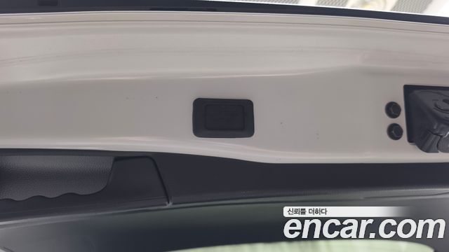 Toyota RAV4 2021 — photo 31