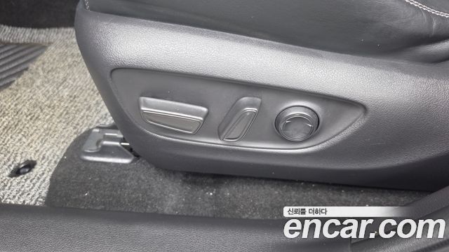 Toyota RAV4 2021 — photo 32