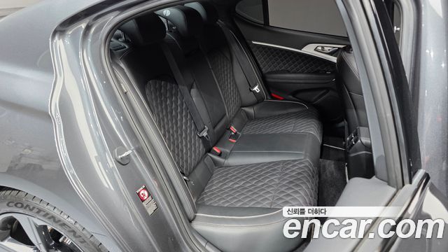Genesis G70 2019 — photo 17