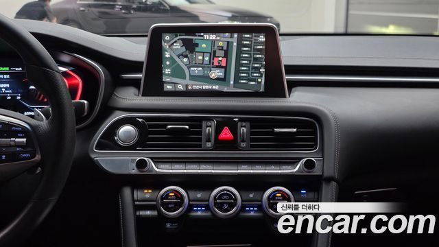 Genesis G70 2019 — photo 18