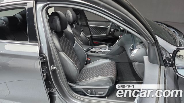 Genesis G70 2019 — photo 16