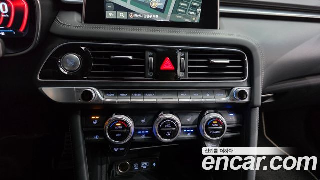 Genesis G70 2019 — photo 33