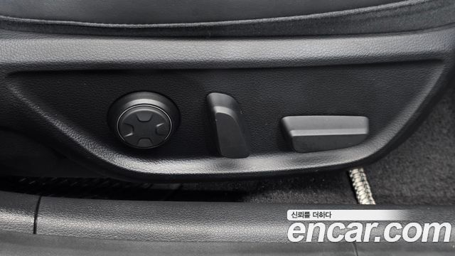 Genesis G70 2019 — photo 34