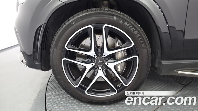 Mercedes-Benz GLE-Class 2023 — photo 5