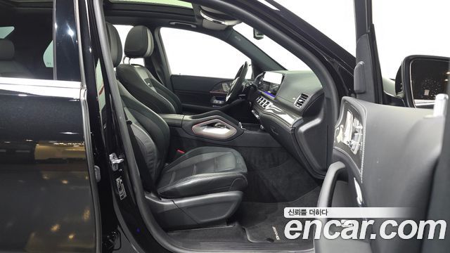 Mercedes-Benz GLE-Class 2023 — photo 17