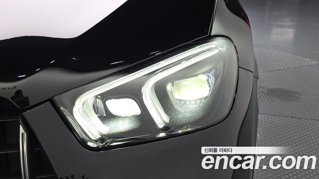 Mercedes-Benz GLE-Class 2023 — photo 8