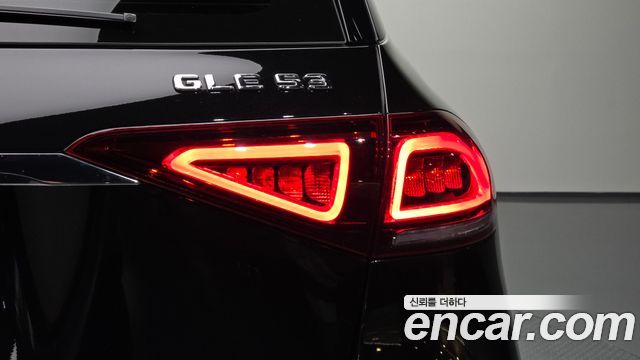 Mercedes-Benz GLE-Class 2023 — photo 9