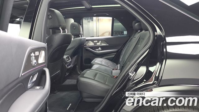 Mercedes-Benz GLE-Class 2023 — photo 16