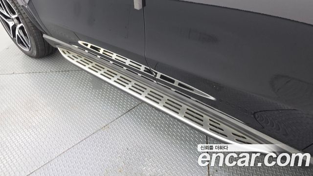 Mercedes-Benz GLE-Class 2023 — photo 28