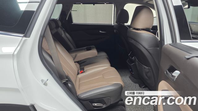 Hyundai Santafe 2019 — photo 16