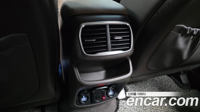 Hyundai Santafe 2019 — photo 32