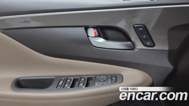Hyundai Santafe 2019 — photo 37