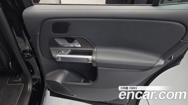 Mercedes-Benz EQB 2026 — photo 15
