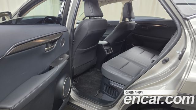 Lexus NX 2021 — photo 18