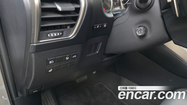 Lexus NX 2021 — photo 27