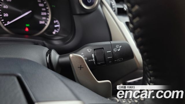 Lexus NX 2021 — photo 28