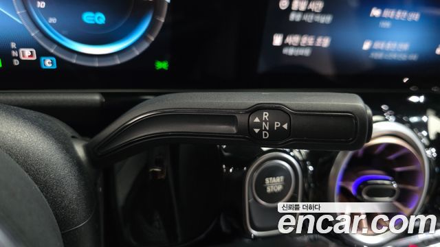 Mercedes-Benz EQA 2021 — photo 12