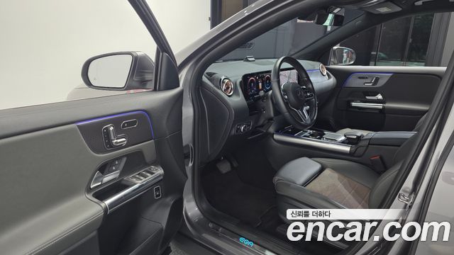 Mercedes-Benz EQA 2021 — photo 13