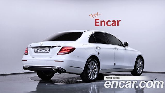 Mercedes-Benz E-Class 2020 — photo 2