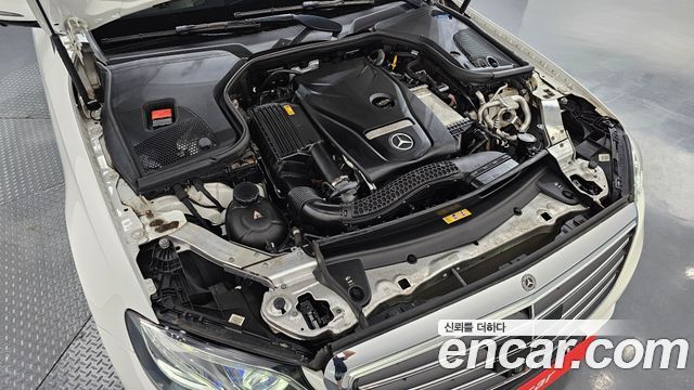 Mercedes-Benz E-Class 2020 — photo 6