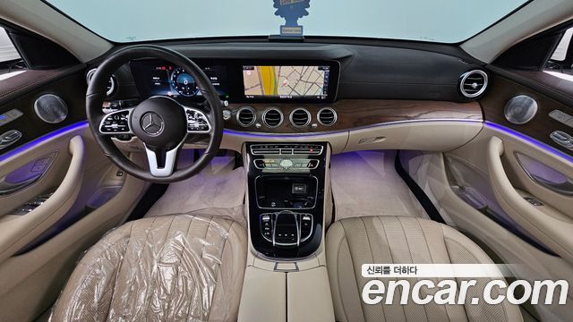 Mercedes-Benz E-Class 2020 — photo 10
