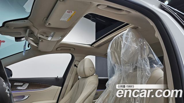Mercedes-Benz E-Class 2020 — photo 22