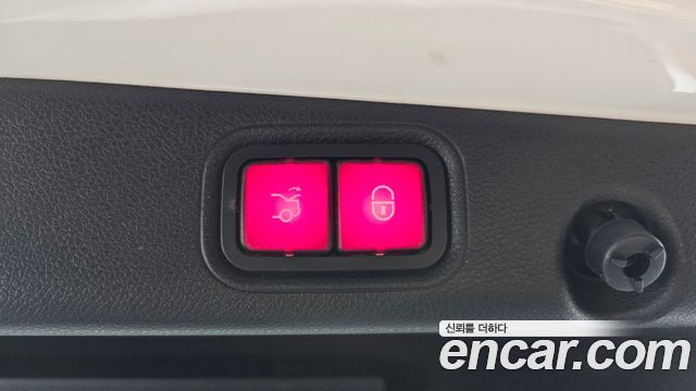 Mercedes-Benz E-Class 2020 — photo 23