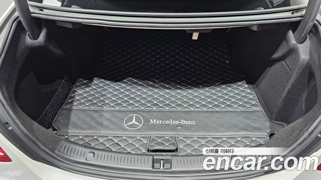 Mercedes-Benz E-Class 2020 — photo 24