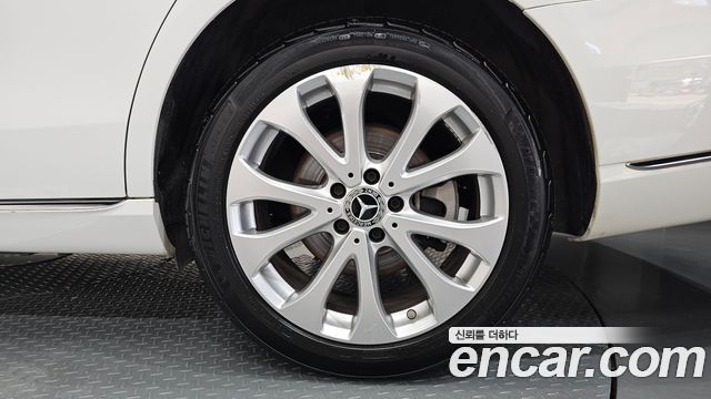 Mercedes-Benz E-Class 2020 — photo 7