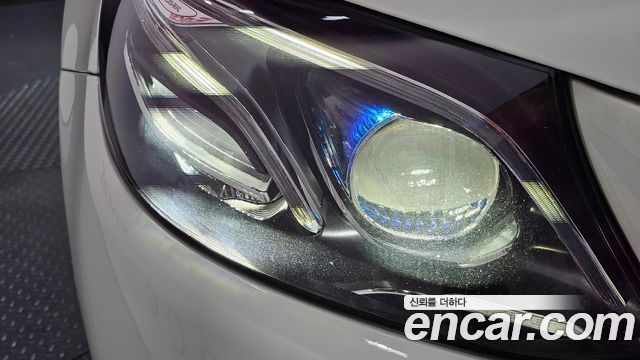 Mercedes-Benz E-Class 2020 — photo 8