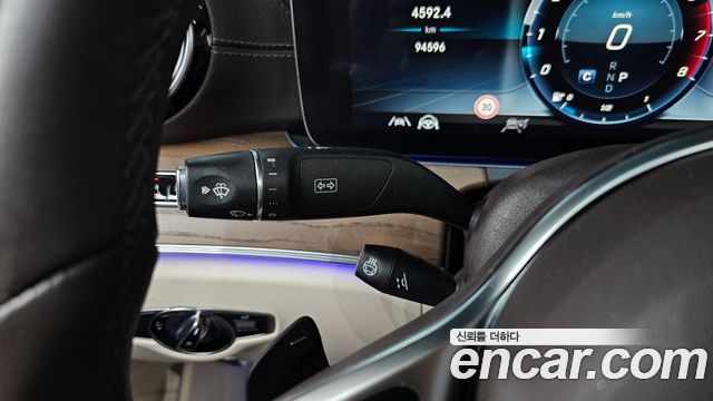 Mercedes-Benz E-Class 2020 — photo 28