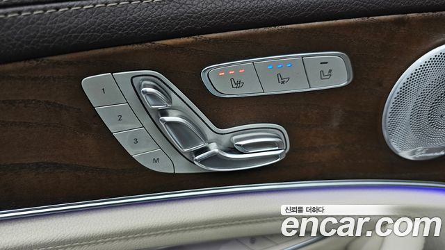 Mercedes-Benz E-Class 2020 — photo 32
