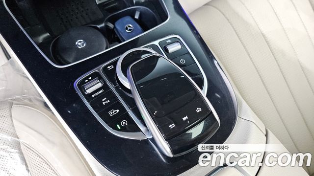 Mercedes-Benz E-Class 2020 — photo 33