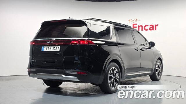 Kia Canival 2023 — photo 2